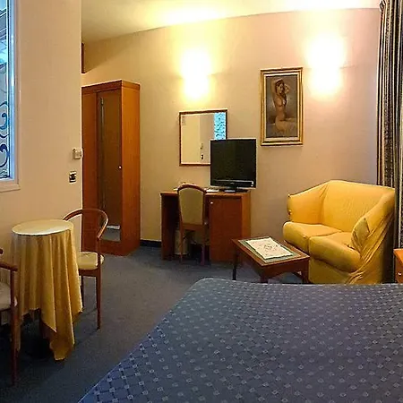 Valdenza ホテル 4*