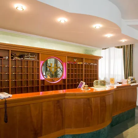 瓦伦泽酒店